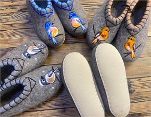 {{photo.Alt || photo.Description || '12) Валяные тапочки с рисунком - микропора 35-46'}}